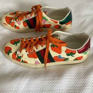 Gucci Sneakers/Gucci Ace Strawberry Print Leather Snkrs/Color: Crm&Red/Size: 9